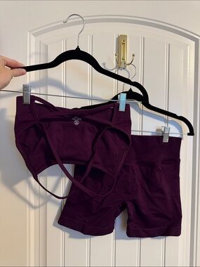 Til You Collapse Seamless Active Short and Bralette Set Size M Deep Plum